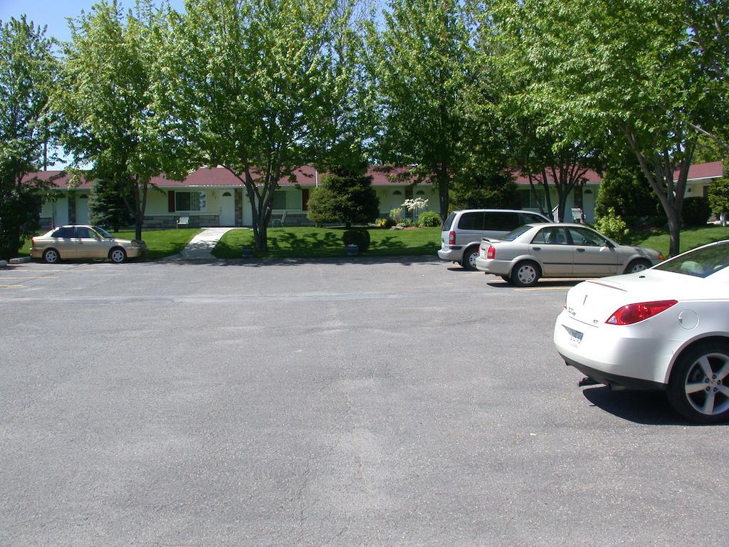 Motel Derfal Repentigny Exteriör bild