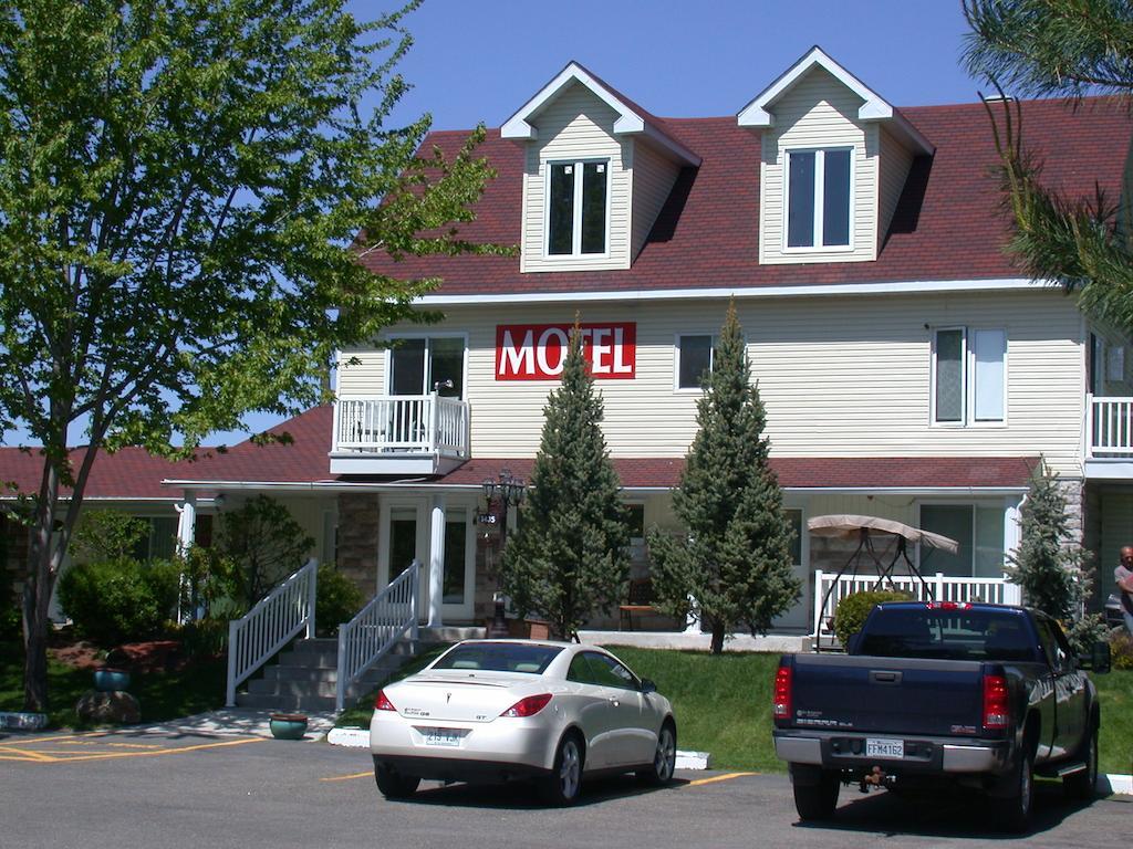 Motel Derfal Repentigny Exteriör bild