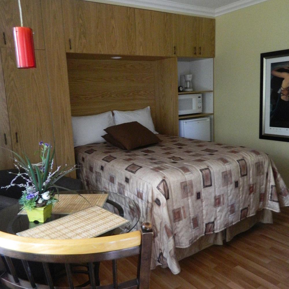 Motel Derfal Repentigny Exteriör bild