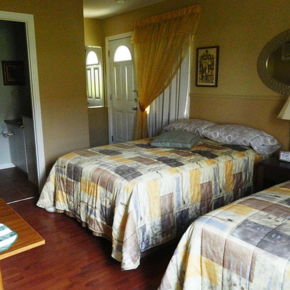 Motel Derfal Repentigny Exteriör bild