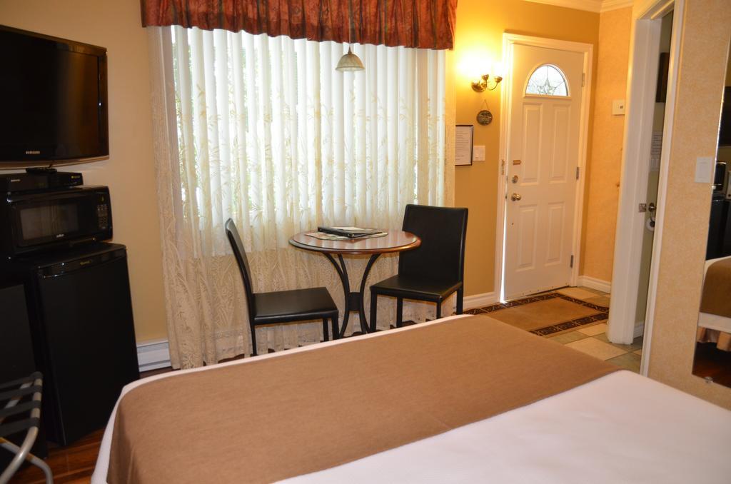 Motel Derfal Repentigny Exteriör bild